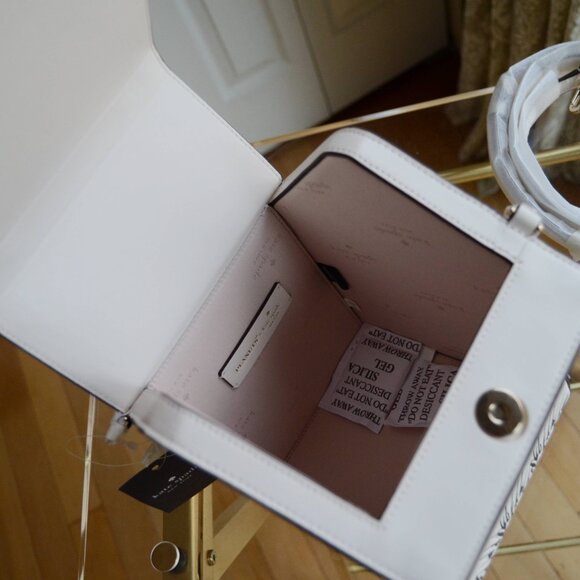 Kate Spade Peanuts X KSNY Snoopy 3D Dog House Crossbody KM630 - Picture 11 of 13